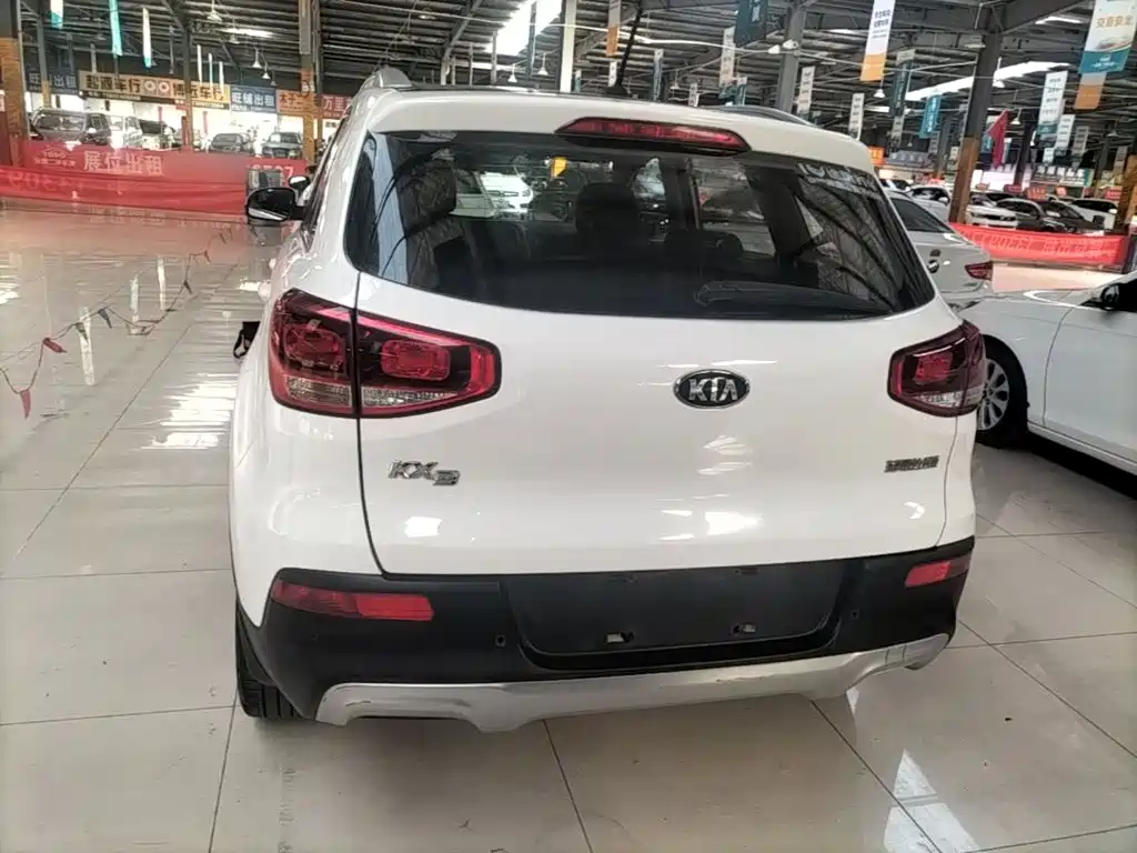 Kia KX3 Proud Running 2016