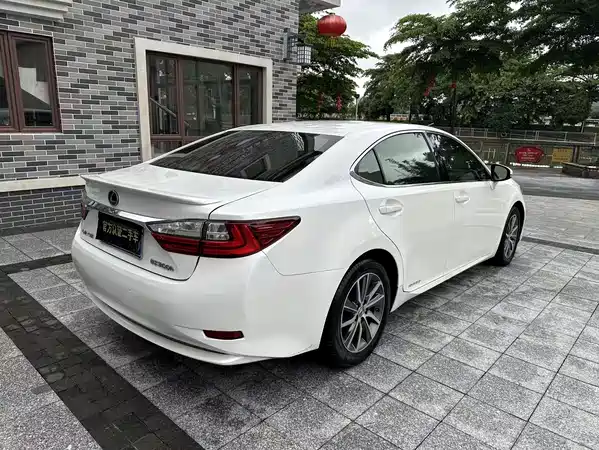 Lexus ES 2015