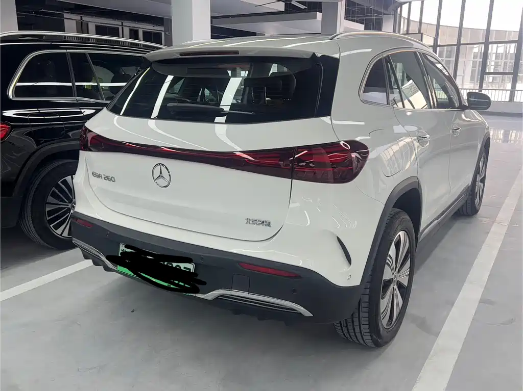 Mercedes-Benz EQA 2024 — фото 10