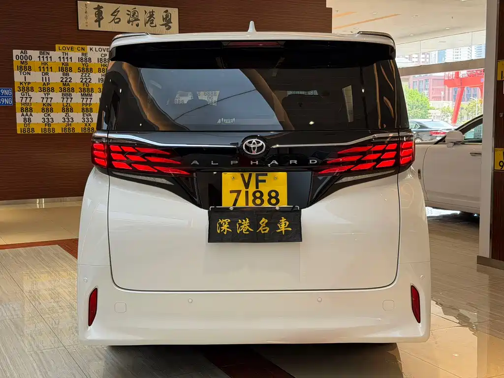 Toyota Alphard 2026 — фото 3