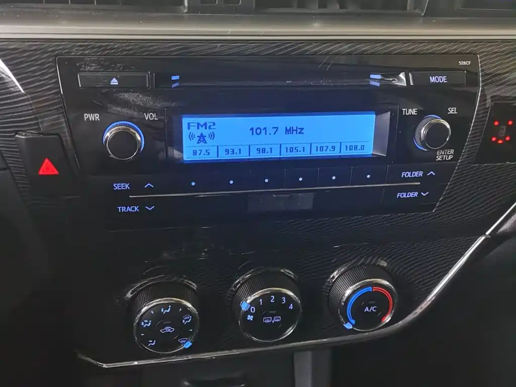 Toyota Corolla 2017 — фото 13