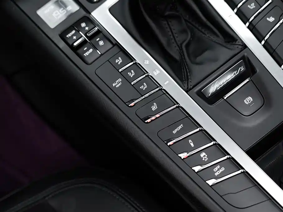 Porsche Macan 2019 — фото 18