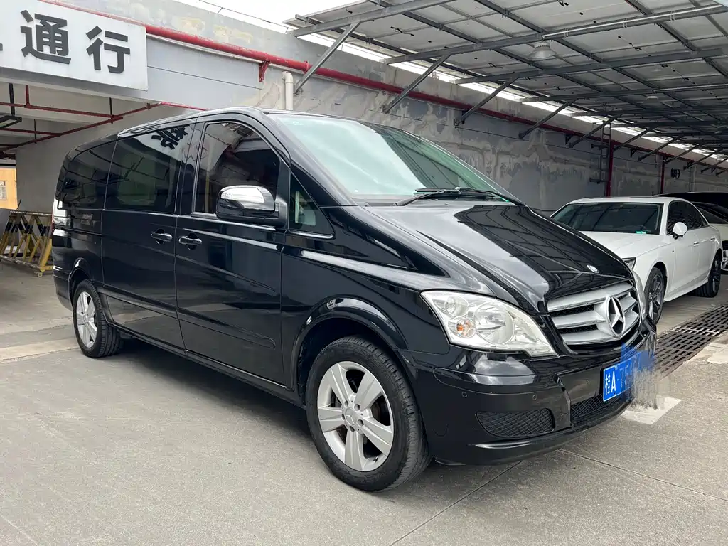 Mercedes-Benz Viano 2017 — фото 3