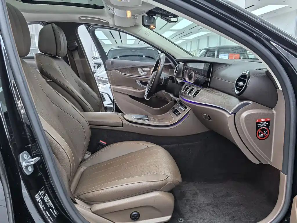 Mercedes-Benz E-Class 2022 — фото 12