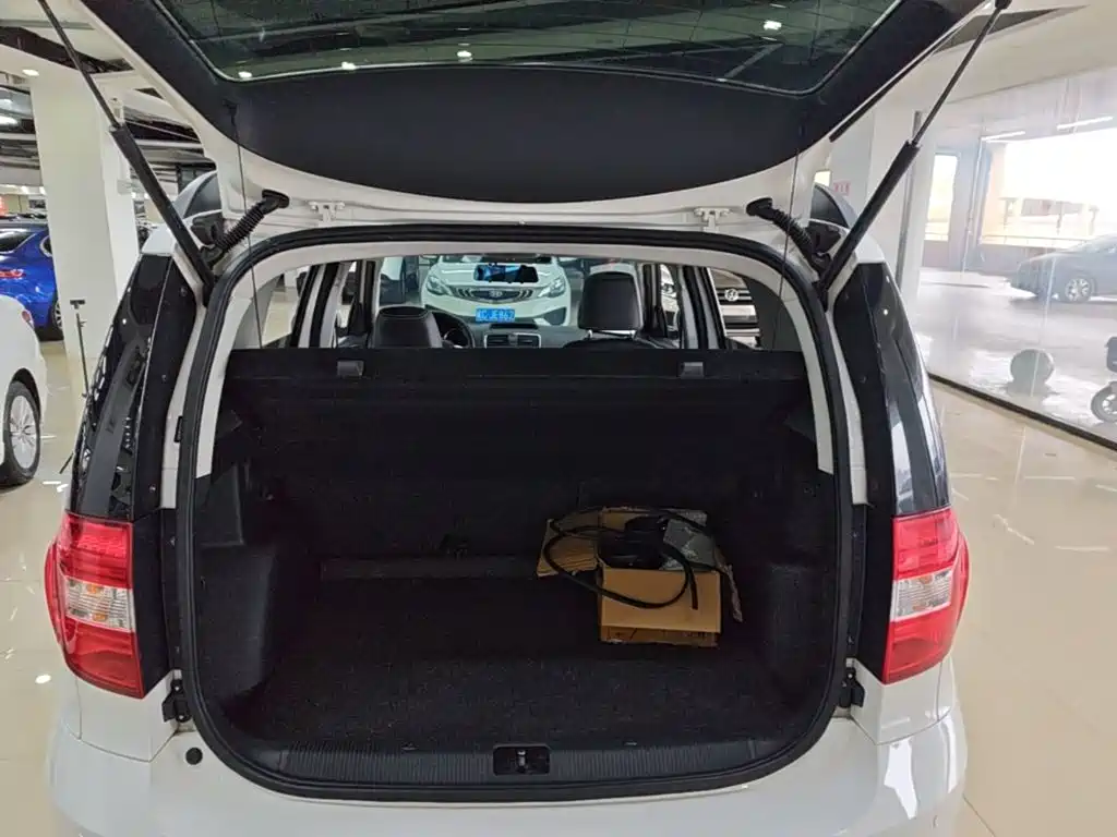 Skoda Yeti 2018 — фото 19