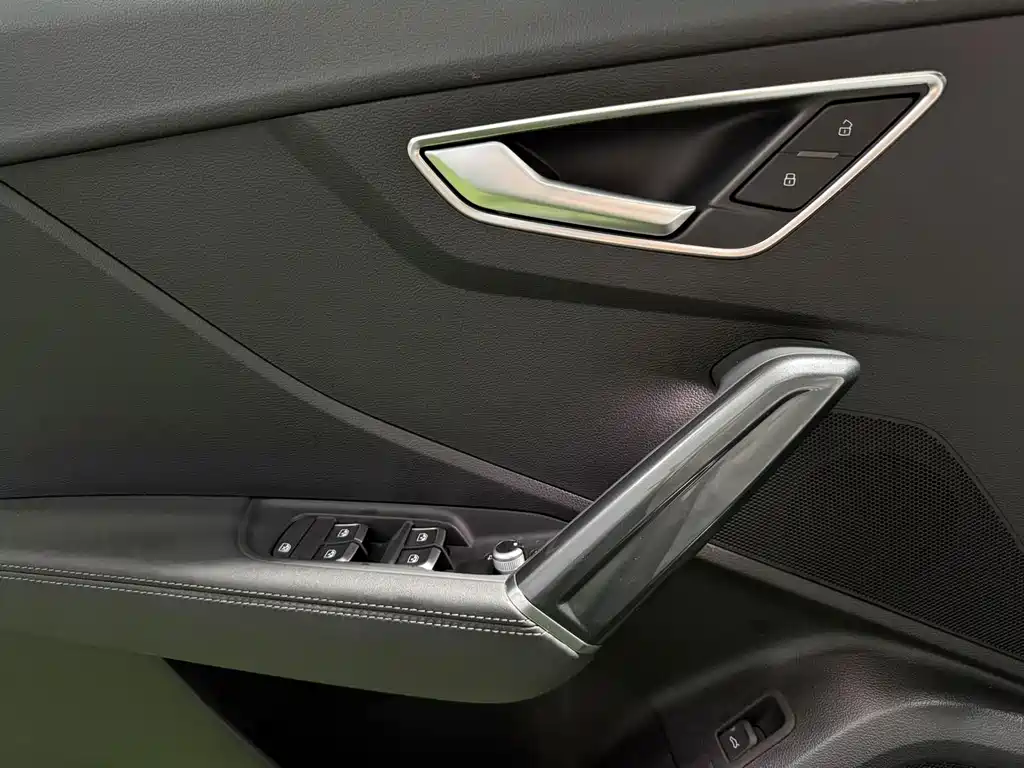 Audi Q2L 2022 — фото 10