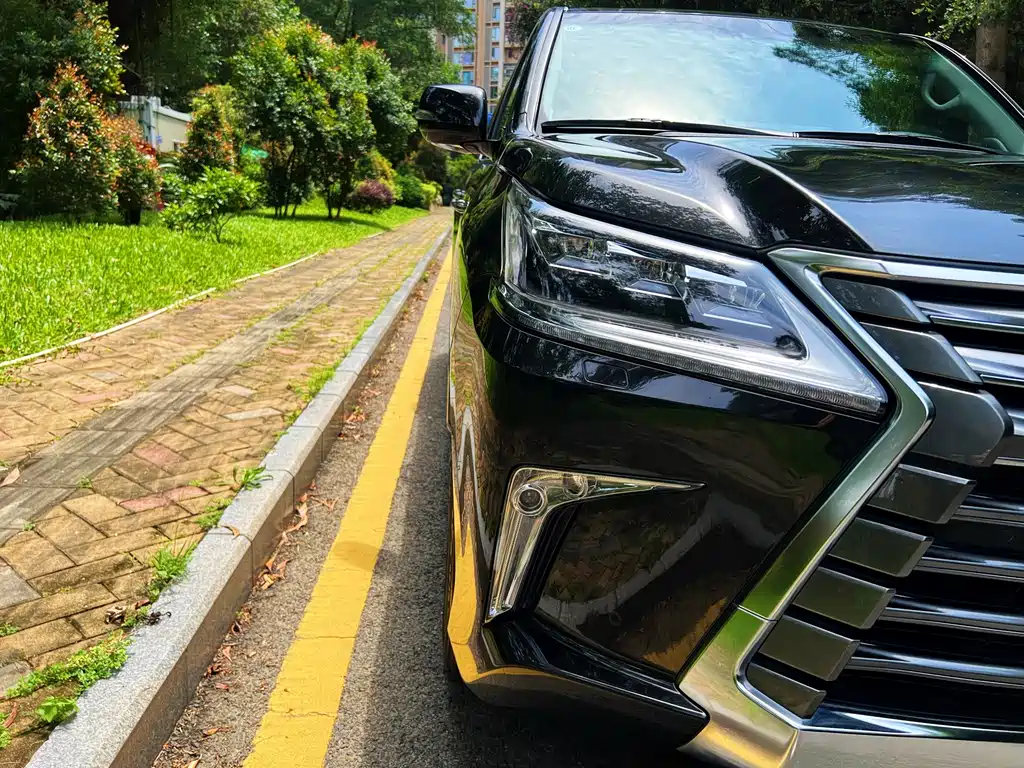 Lexus LX 2016 — фото 14