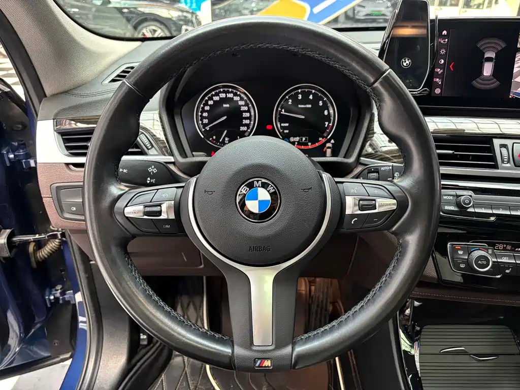 BMW X1 2021 — фото 8