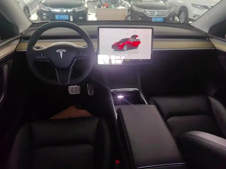 Tesla Model Y 2023 — фото 12