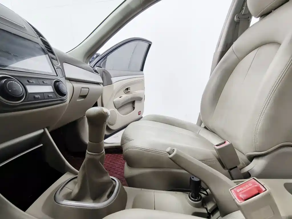 Nissan Sylphy 2016 — фото 11