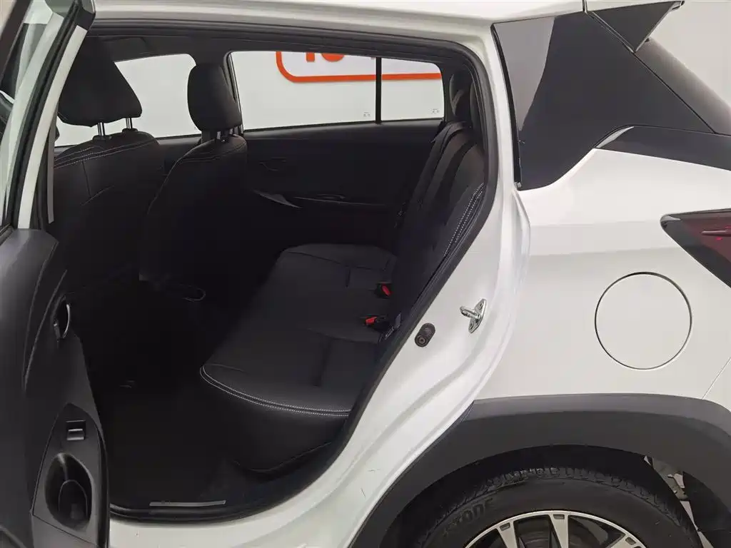 Toyota Yaris L 2020 — фото 15