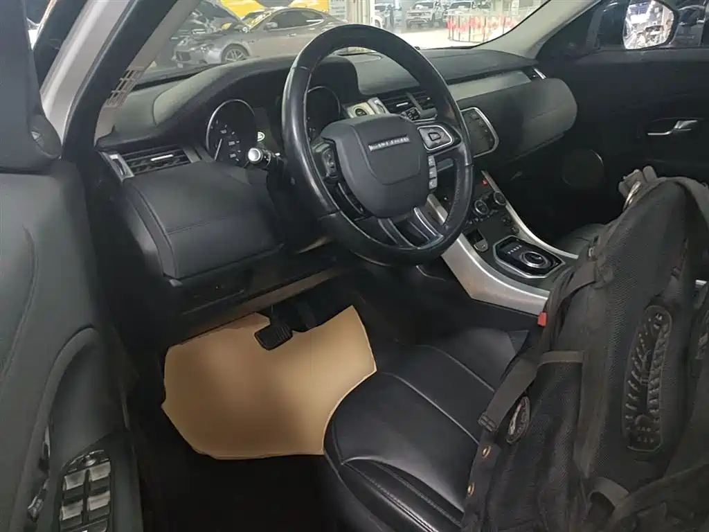 Land Rover Evoque 2017 — фото 16