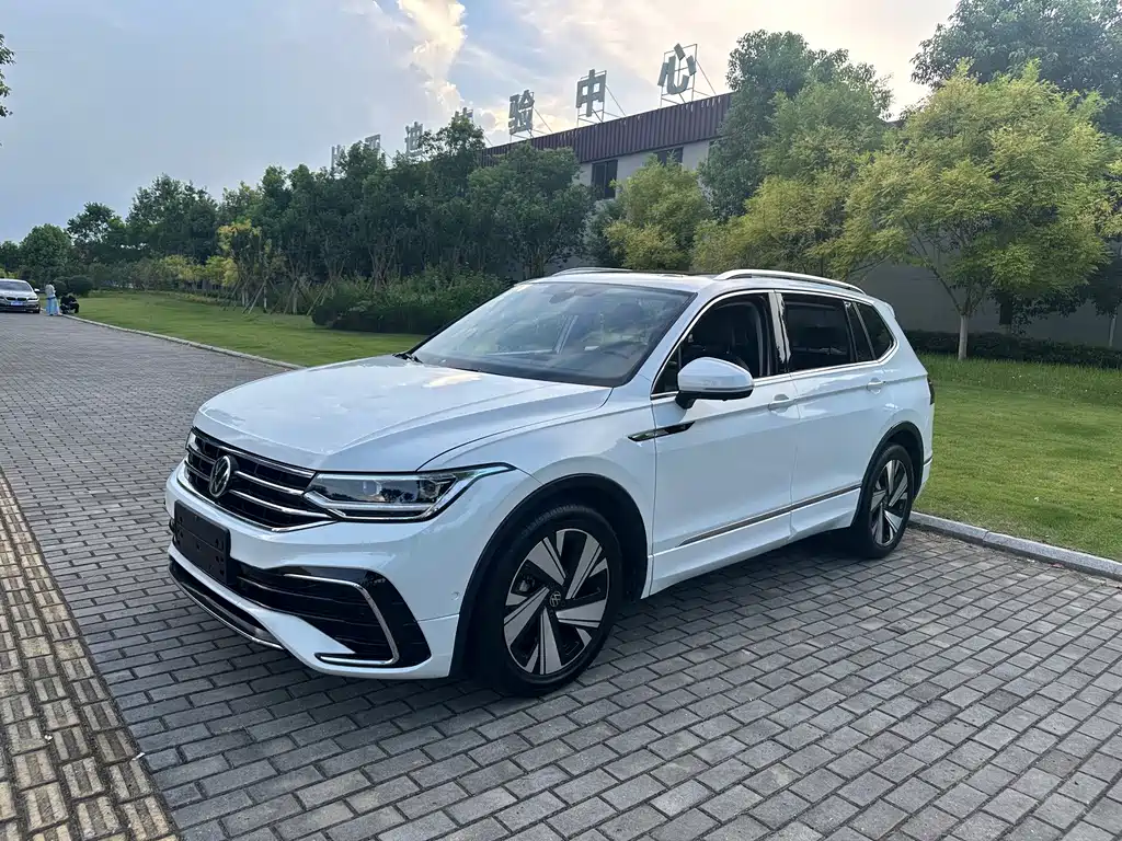 Volkswagen Tiguan L 2023