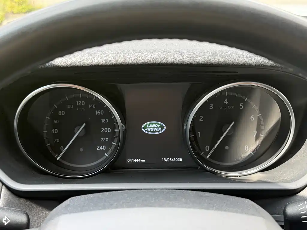 Land Rover Discovery 2019 — фото 18