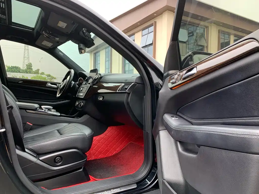 Mercedes-Benz GLS 2017 — фото 11