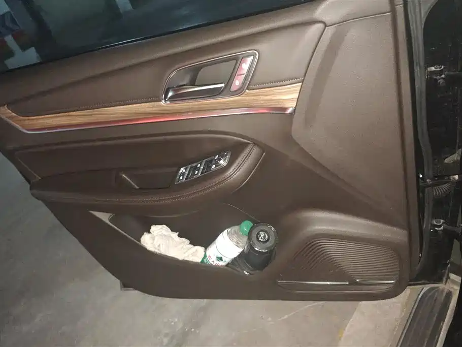 Roewe RX8 2022