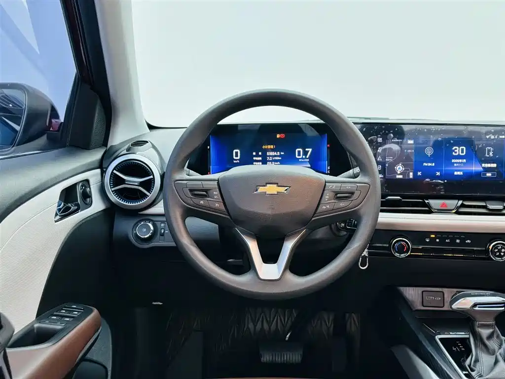 Chevrolet Monza 2023 — фото 17