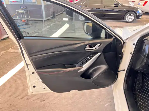 Mazda Atenza 2015