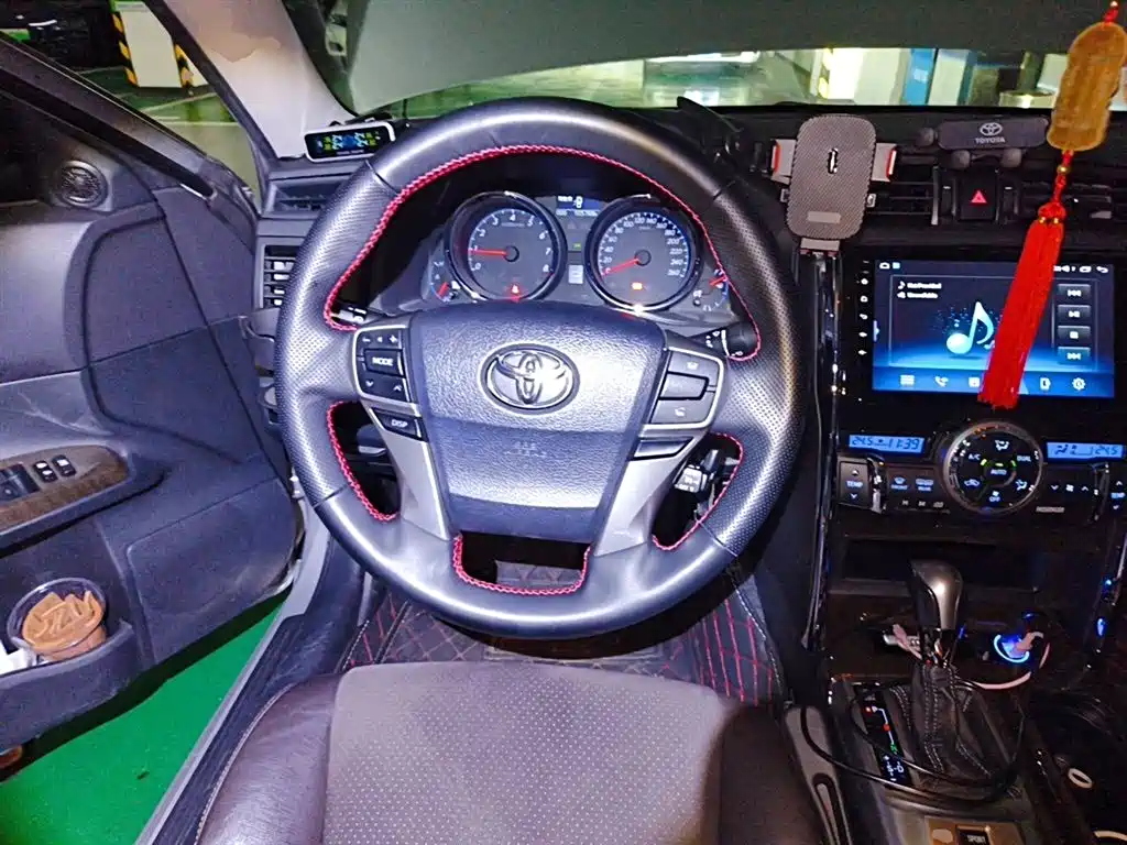 Toyota Reiz 2015 — фото 11