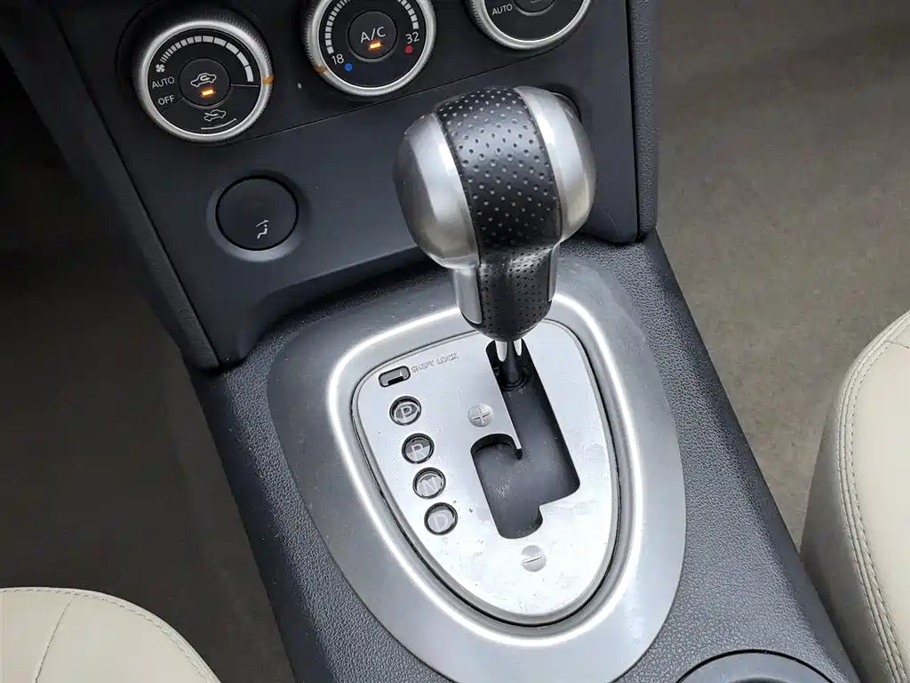 Nissan Qashqai 2010 — фото 13