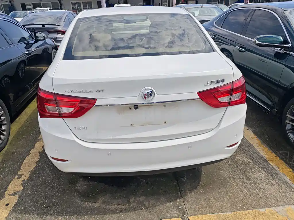 Buick Excelle GT 2017 — фото 16
