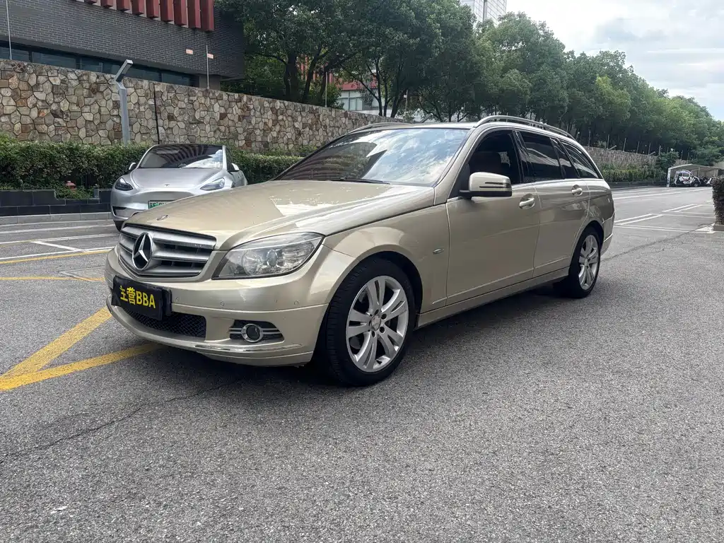 Mercedes-Benz C-Class 2011