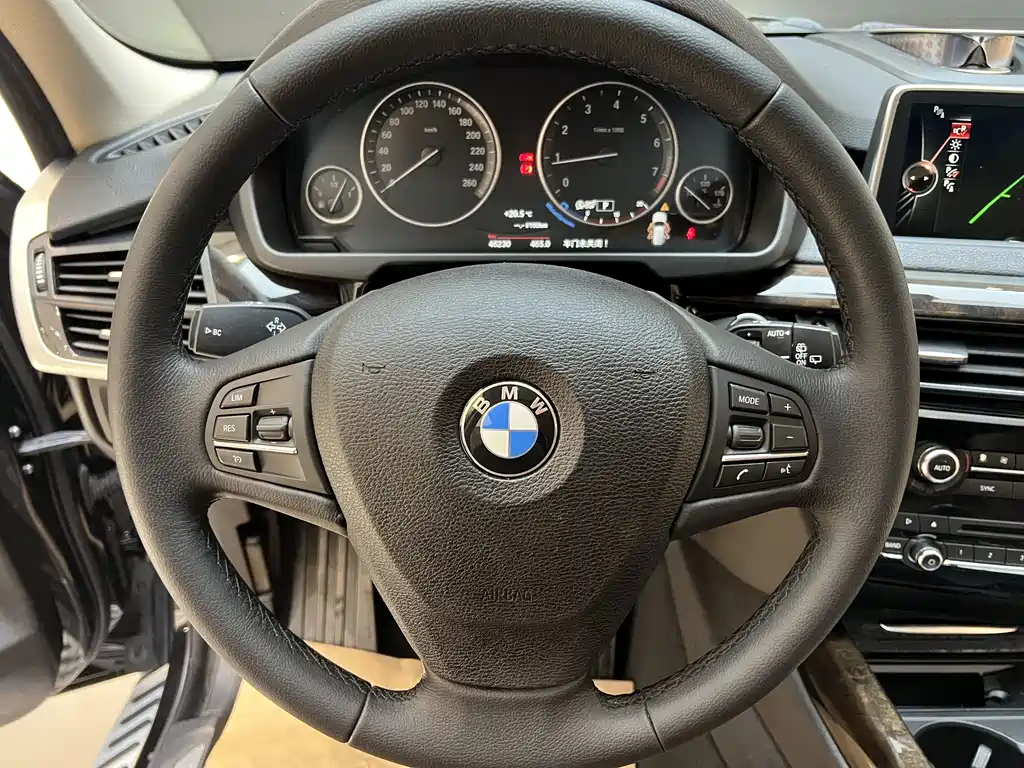 BMW X5 2016 — фото 9