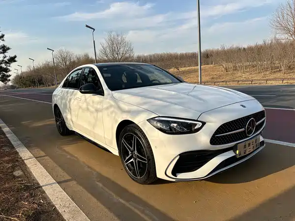 Mercedes-Benz C-Class 2024