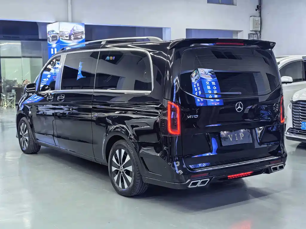 Mercedes-Benz Vito 2022 — фото 18