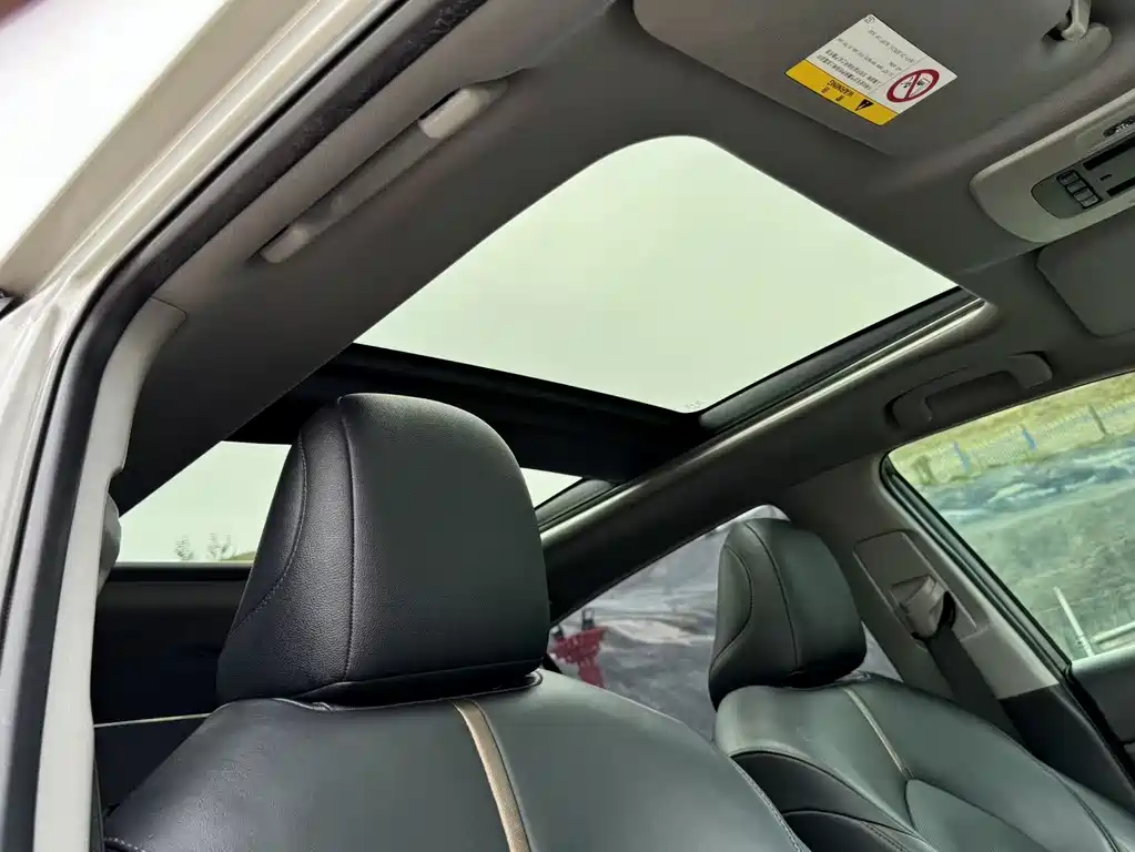 Toyota Camry 2019 — фото 14