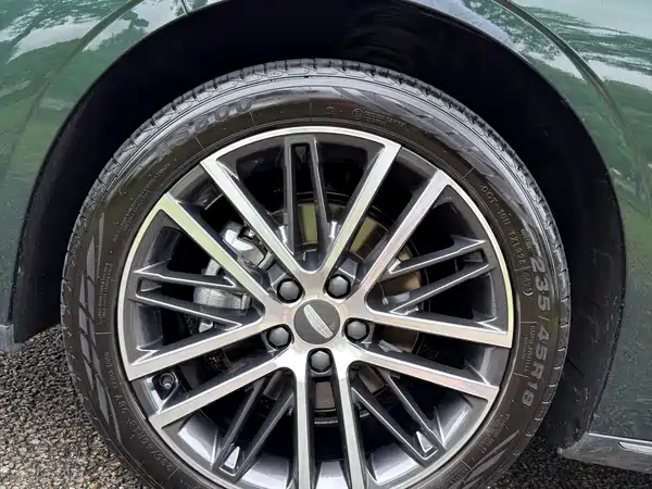 Geely Emgrand 2026