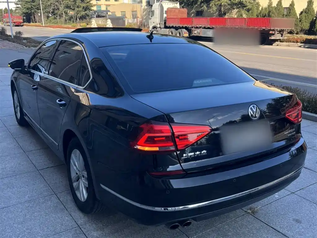 Volkswagen Passat 2017 — фото 22