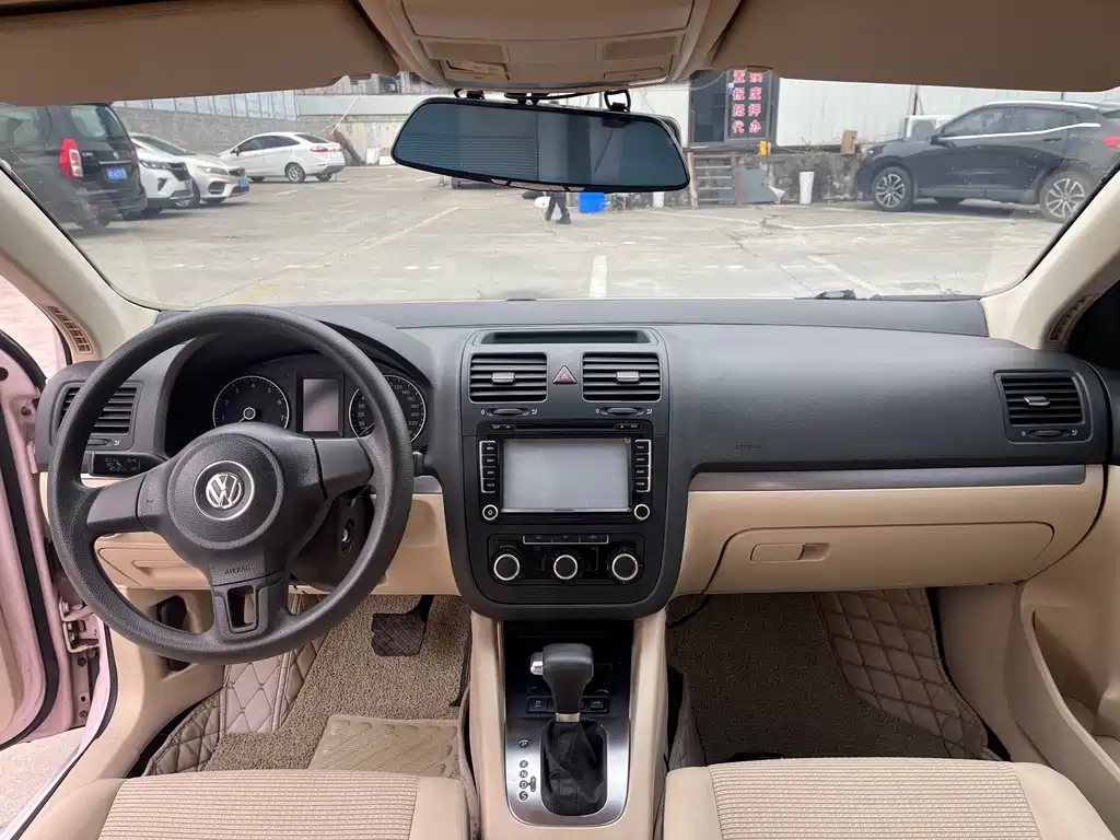 Volkswagen Sagitar 2011