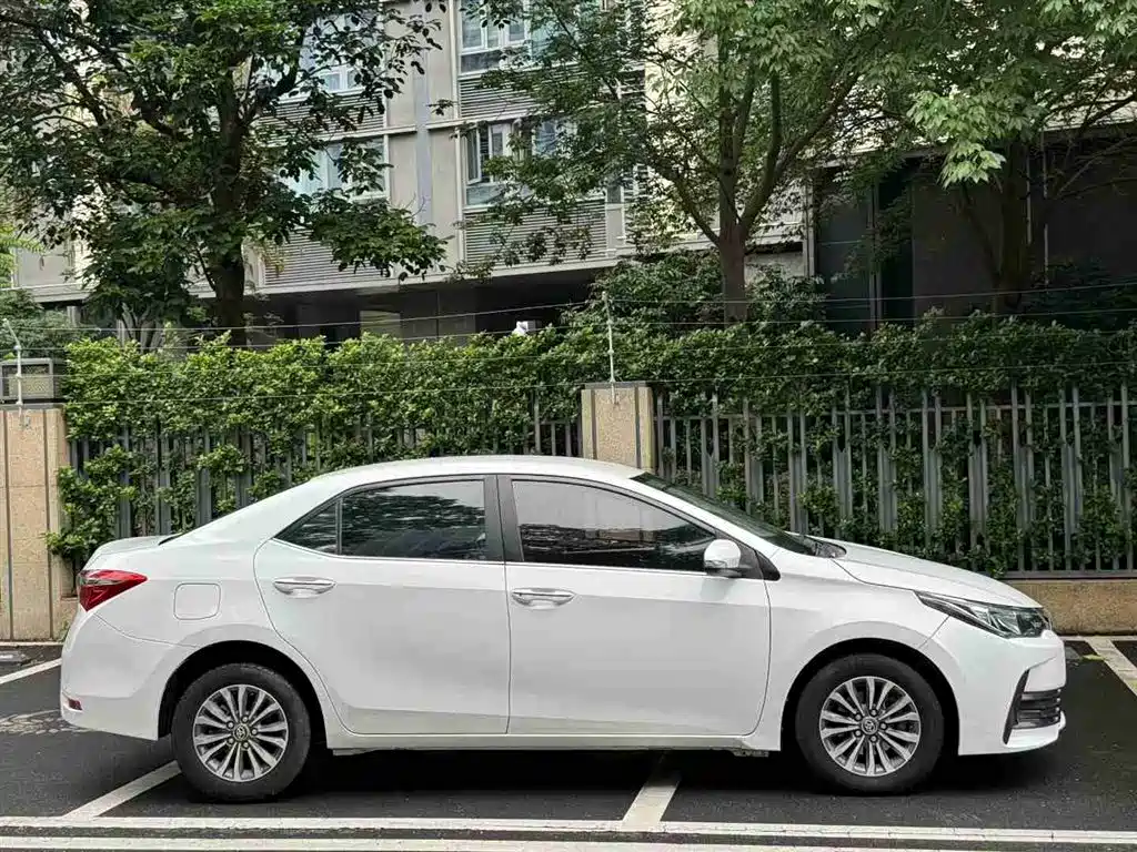 Toyota Corolla 2018 — фото 4