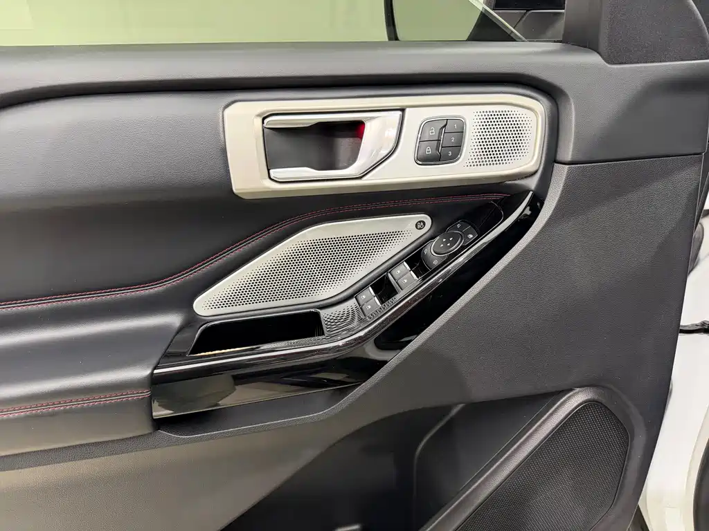 Ford Explorer 2020 — фото 17