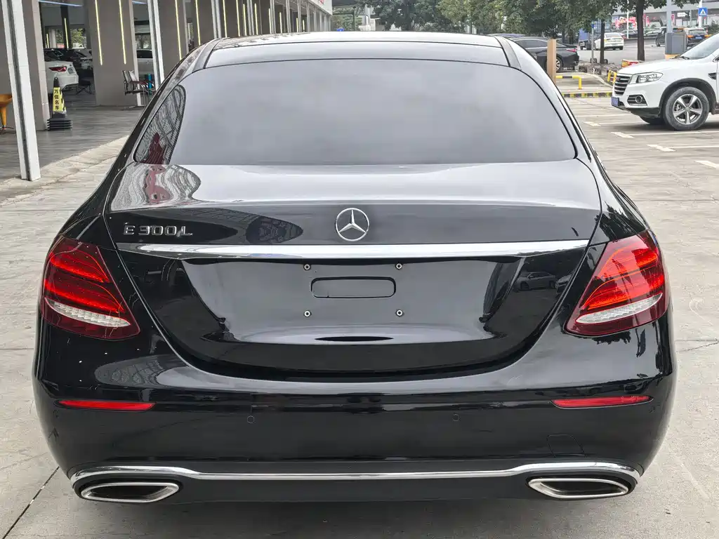 Mercedes-Benz E-Class 2019 — фото 11