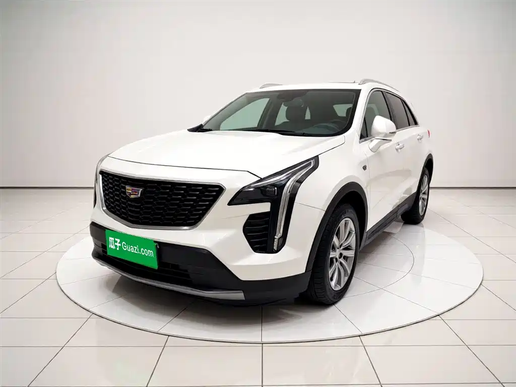 Cadillac XT4 2022 — фото 1