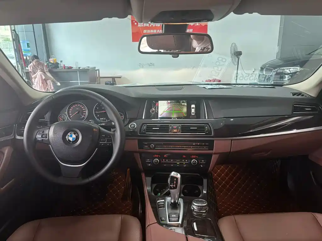 BMW 5 Series 2015 — фото 6
