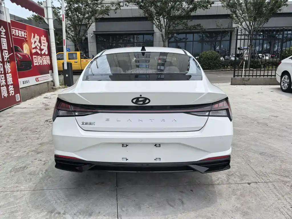 Hyundai Elantra 2021