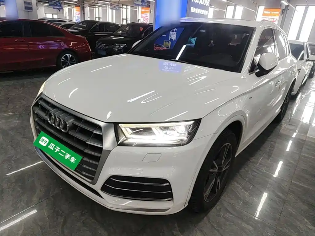 Audi Q5L 2020 — фото 1