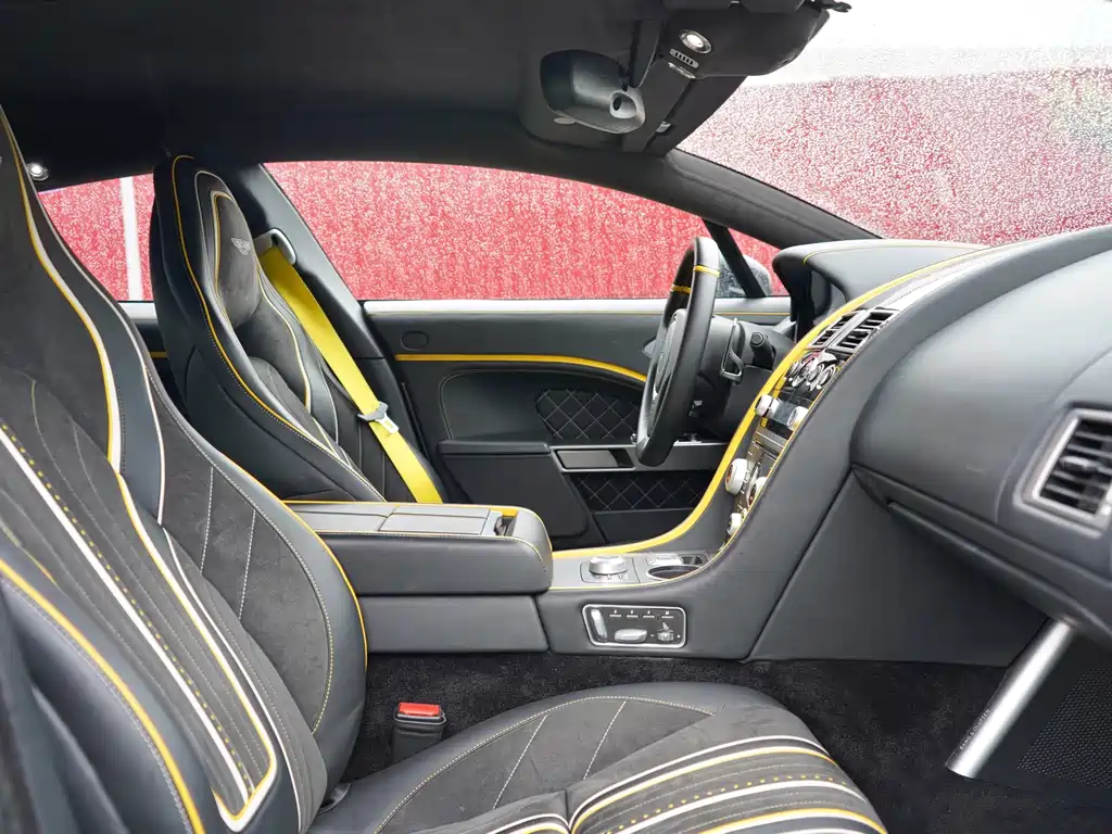 Aston Martin Rapide 2011 — фото 12