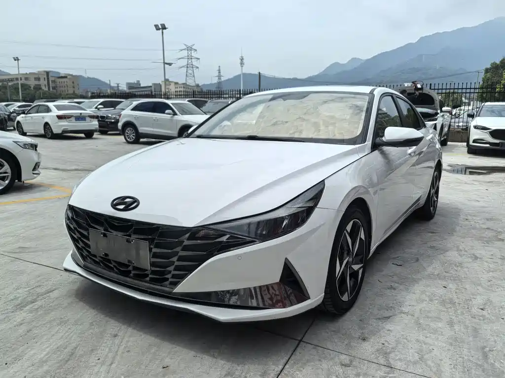Hyundai Elantra 2021