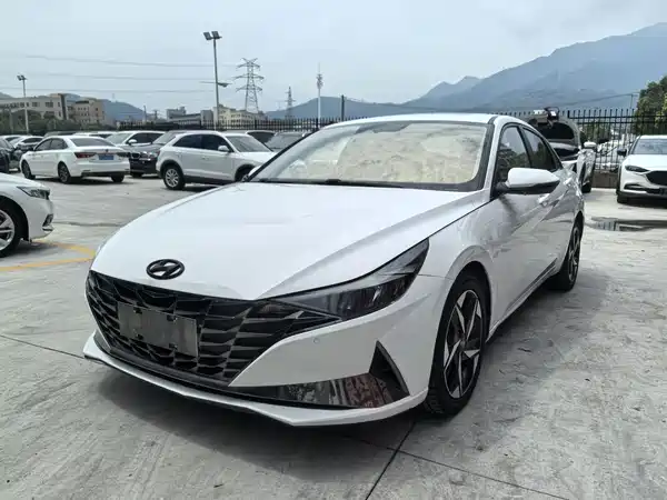 Hyundai Elantra 2021