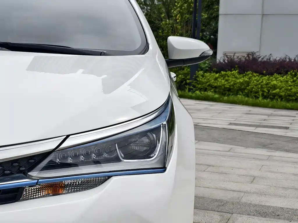 Toyota Corolla Hybrid 2020 — фото 10