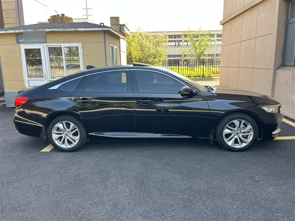 Honda Accord 2019 — фото 6