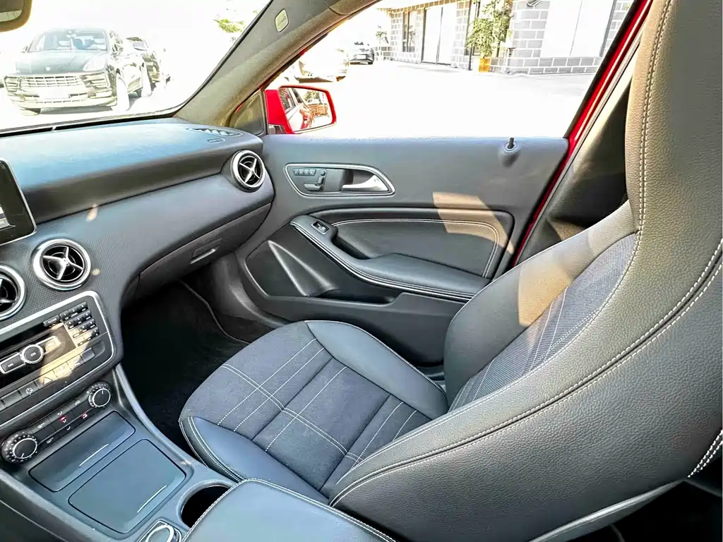 Mercedes-Benz A-Class 2015 — фото 14