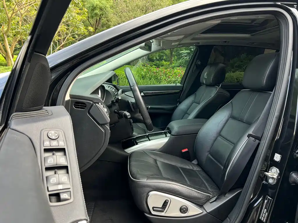 Mercedes-Benz R-Class 2017 — фото 14
