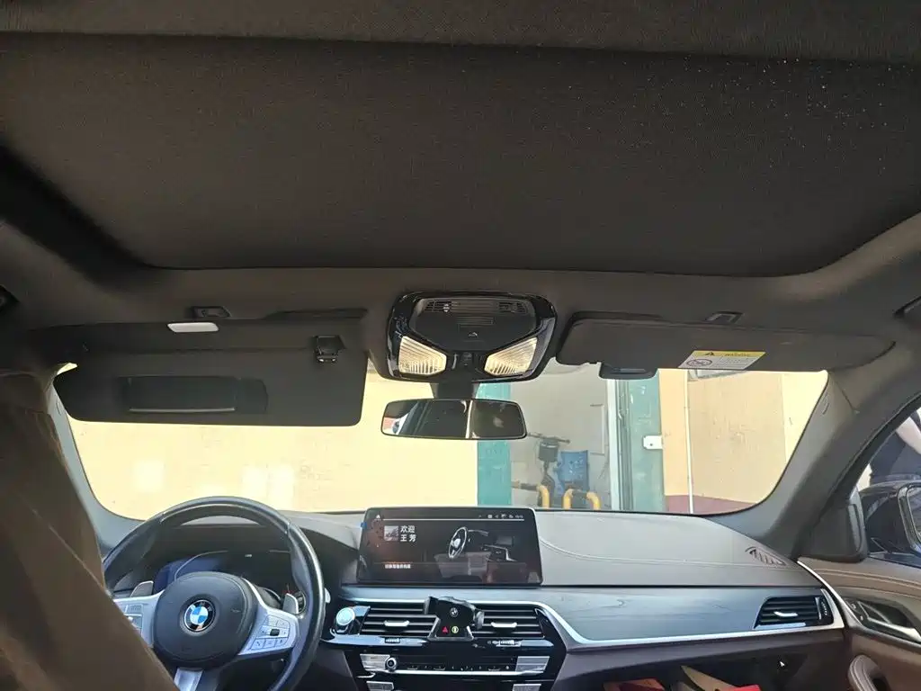 BMW 5 Series 2022 — фото 14