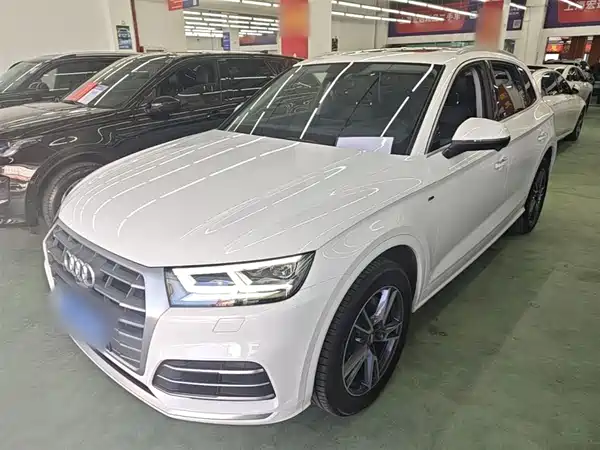 Audi Q5L 2020
