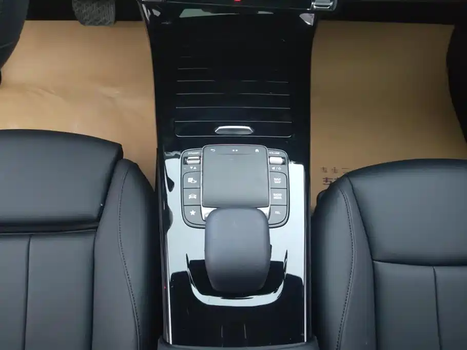 Mercedes-Benz A-Class 2022 — фото 16